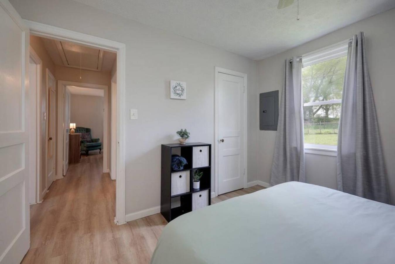 5 Min To Airport Pet Friendly Fire Pit Fenced Yard * Nashville