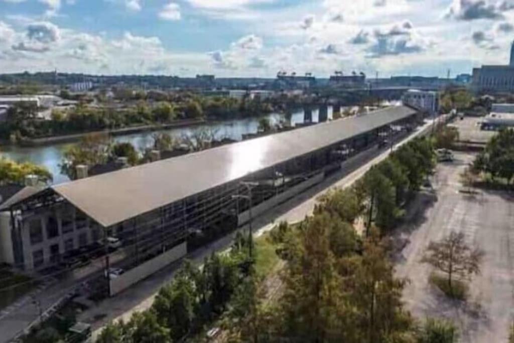 Downtown Riverfront Apartment