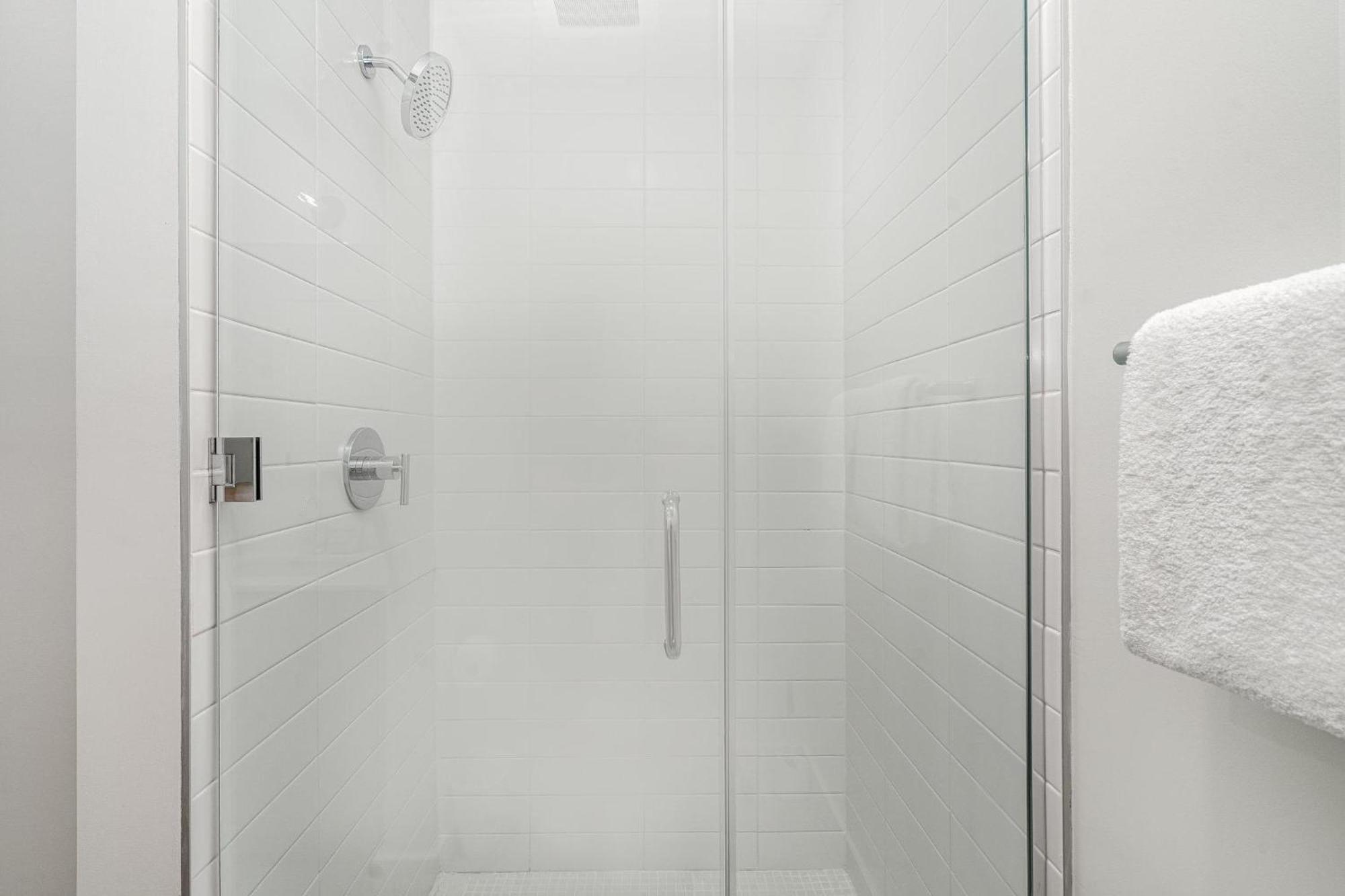 Hyve - Zest - Pool & Gym - Get Ready Vanities