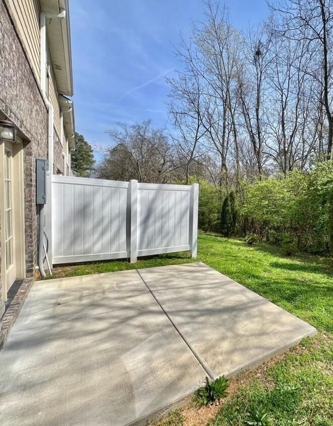 3 Kings Garage Front Yard Washer & Dryer Holiday home