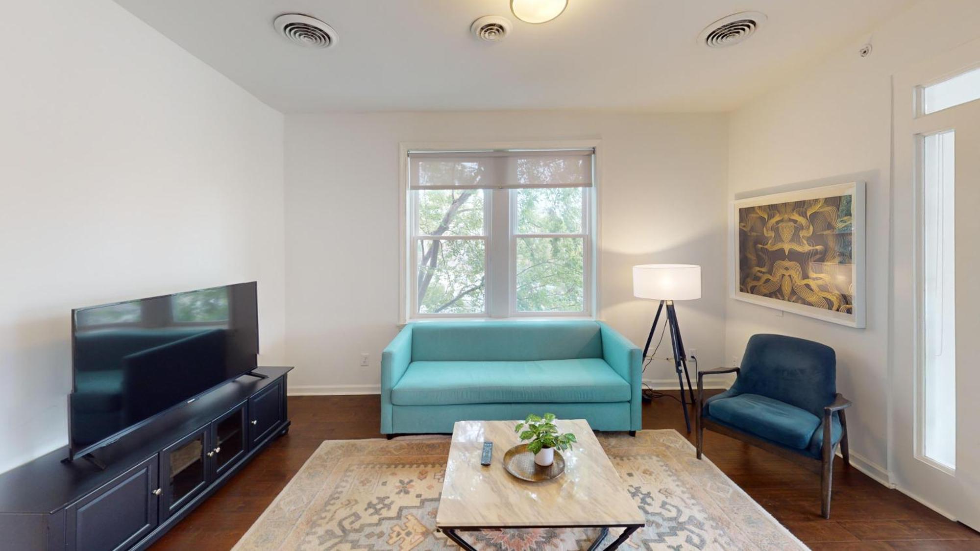 Apartment West End Getaway *
