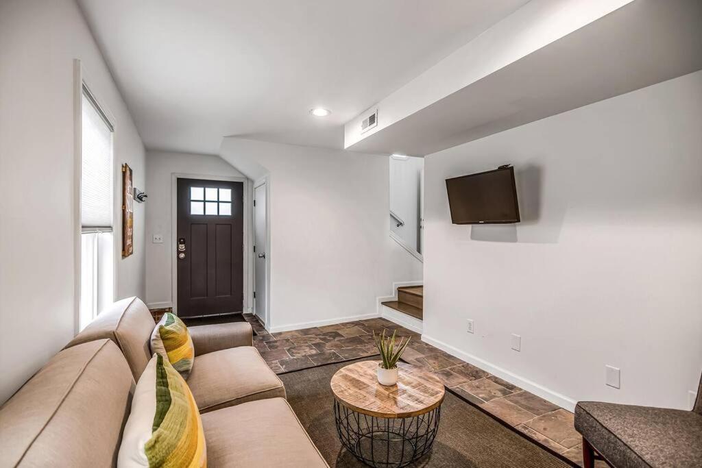 Charming Spacious - 10 Mins To Downtown! Holiday home Nashville