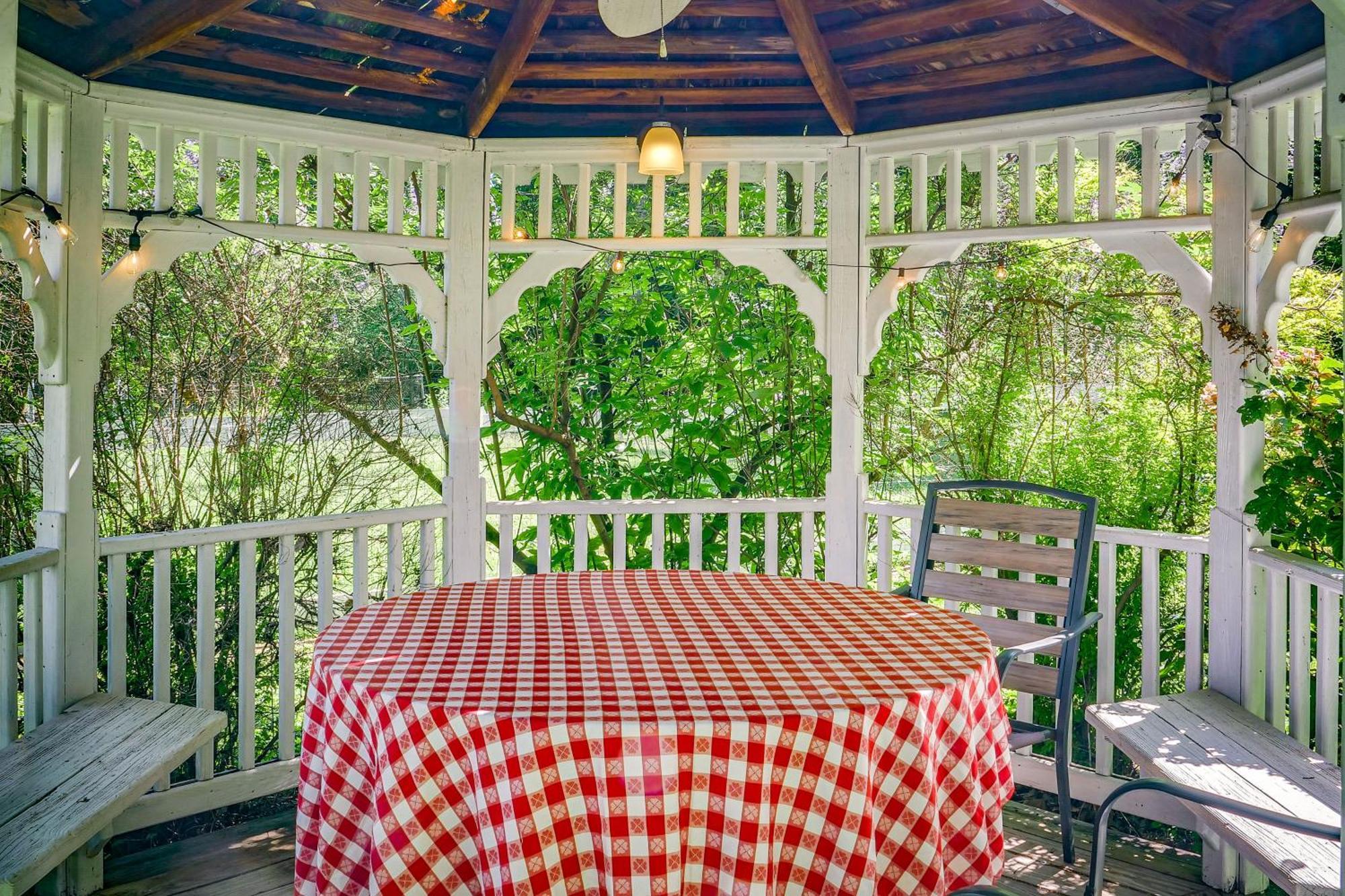 Getaway With Gazebo, 11 Mi To Downtown! Nashville