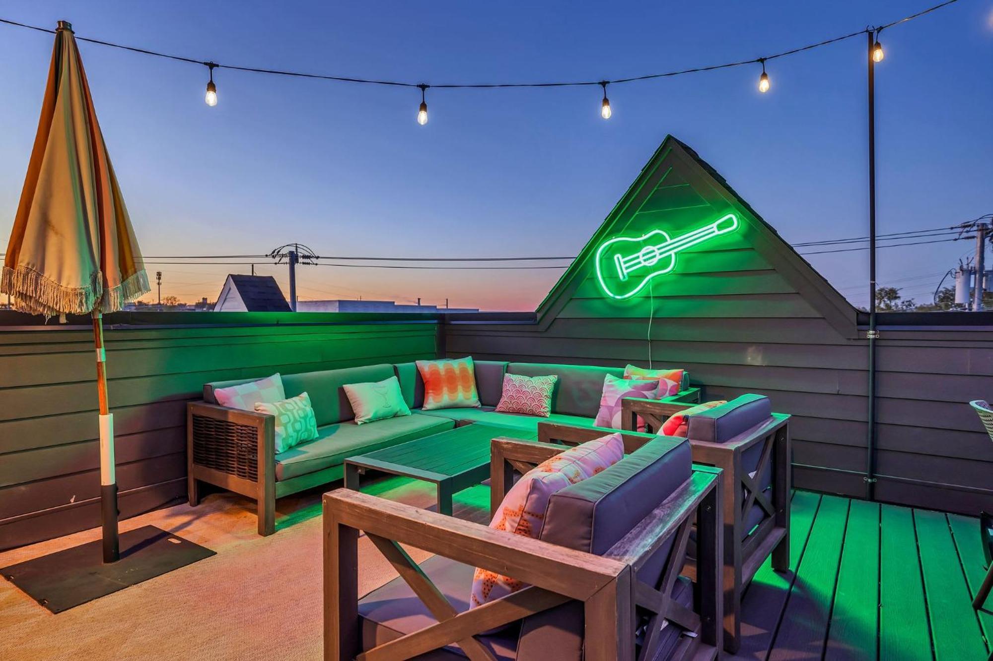 Designer Single Family House-rooftop- Hot Tub Holiday home *