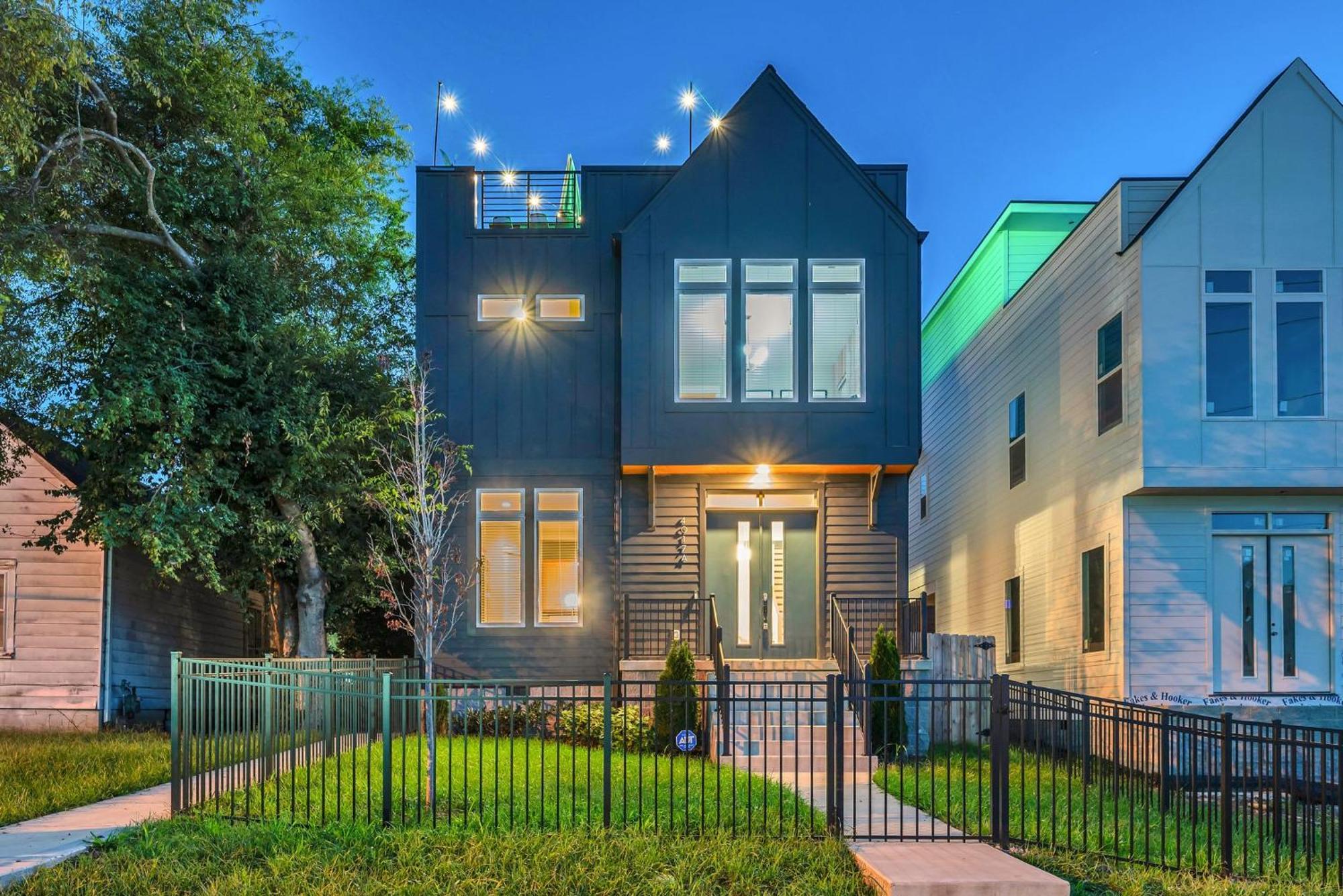 Designer Single Family House-rooftop- Hot Tub