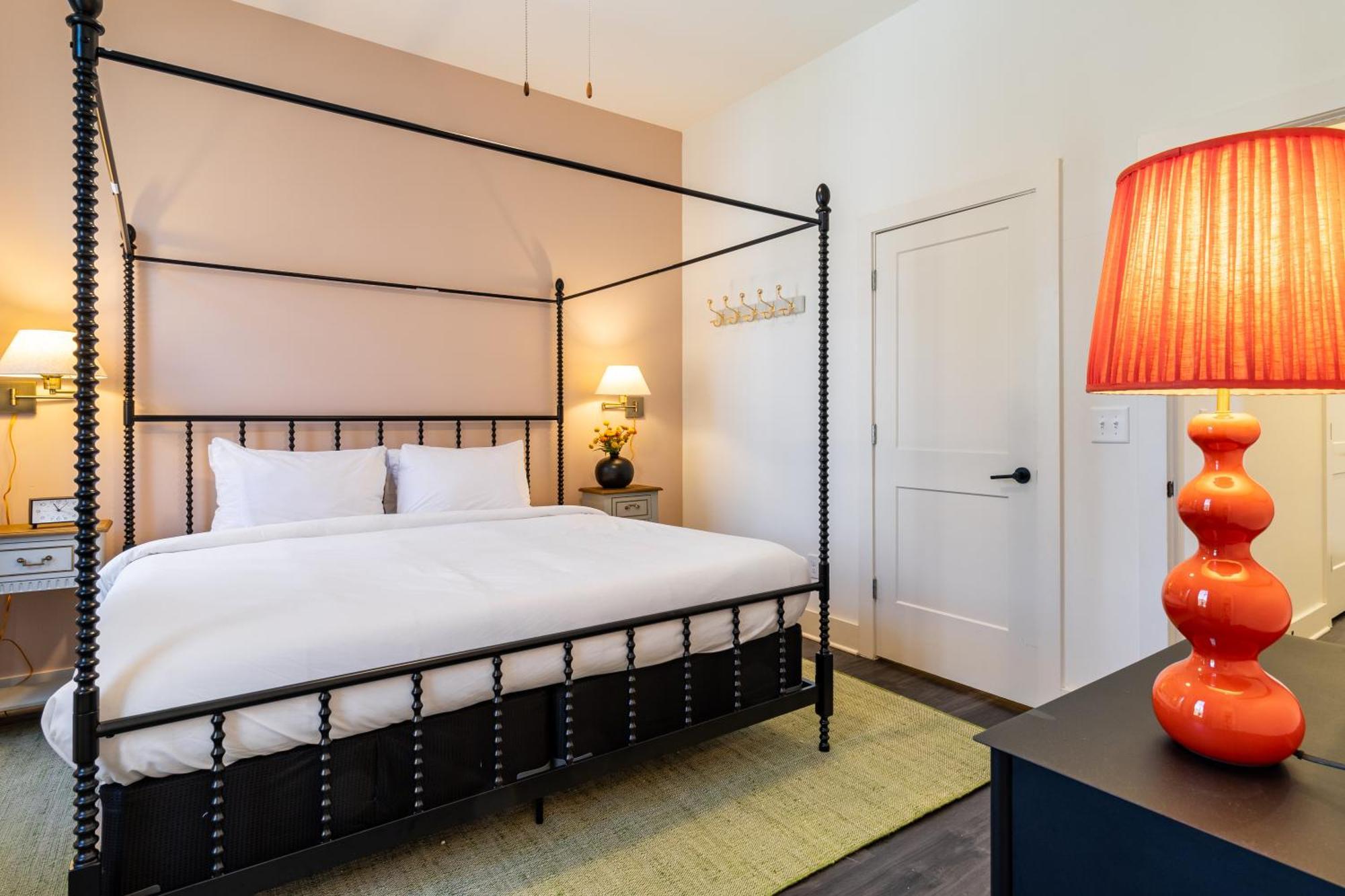The Magnolia By Avantstay Stylish Comfort Near Downtown Apartment *