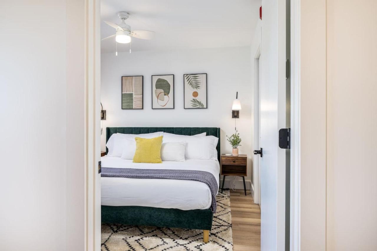 Holiday home Multi-condo Building With 7 Units 15 Bedrooms 22 Beds And Free Parking