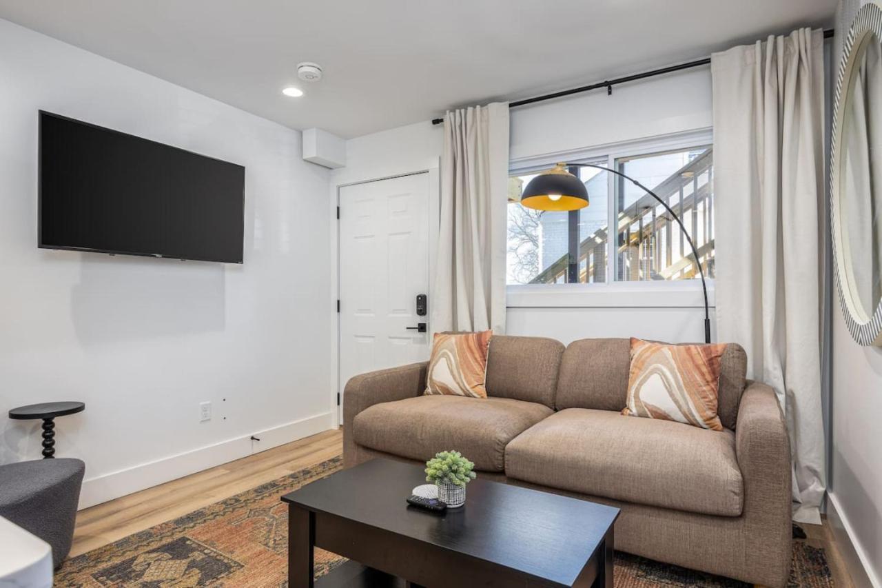 Holiday home Multi-condo Building With 7 Units 15 Bedrooms 22 Beds And Free Parking Nashville