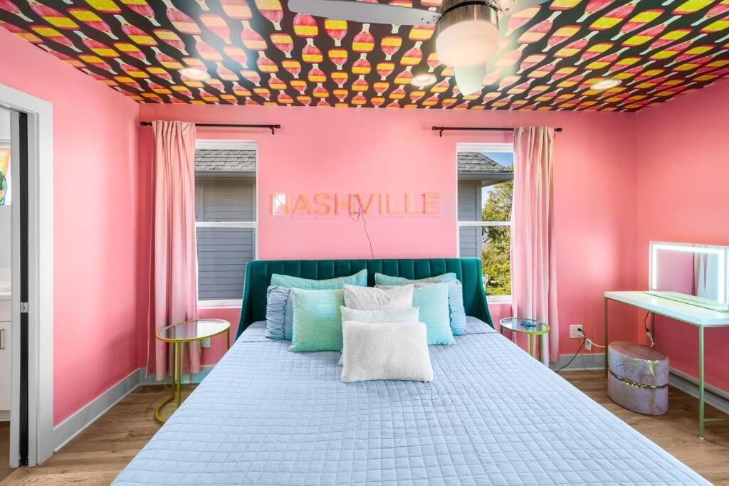 Ultimate Bach 10min To Dt Ig Walls Every Holiday home Nashville