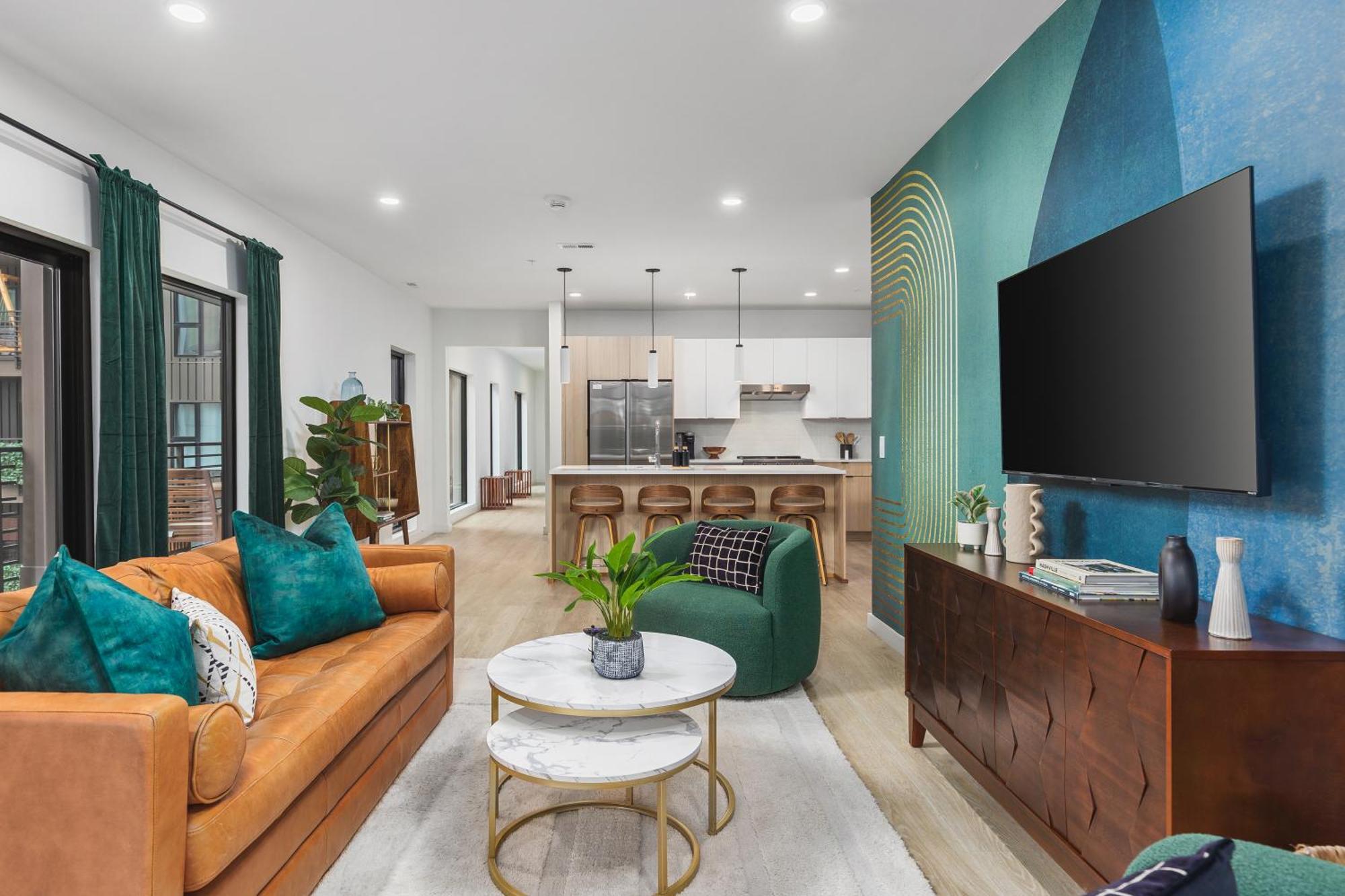 Luxury In The Gulch With Patio Pool Walk To Broadway *