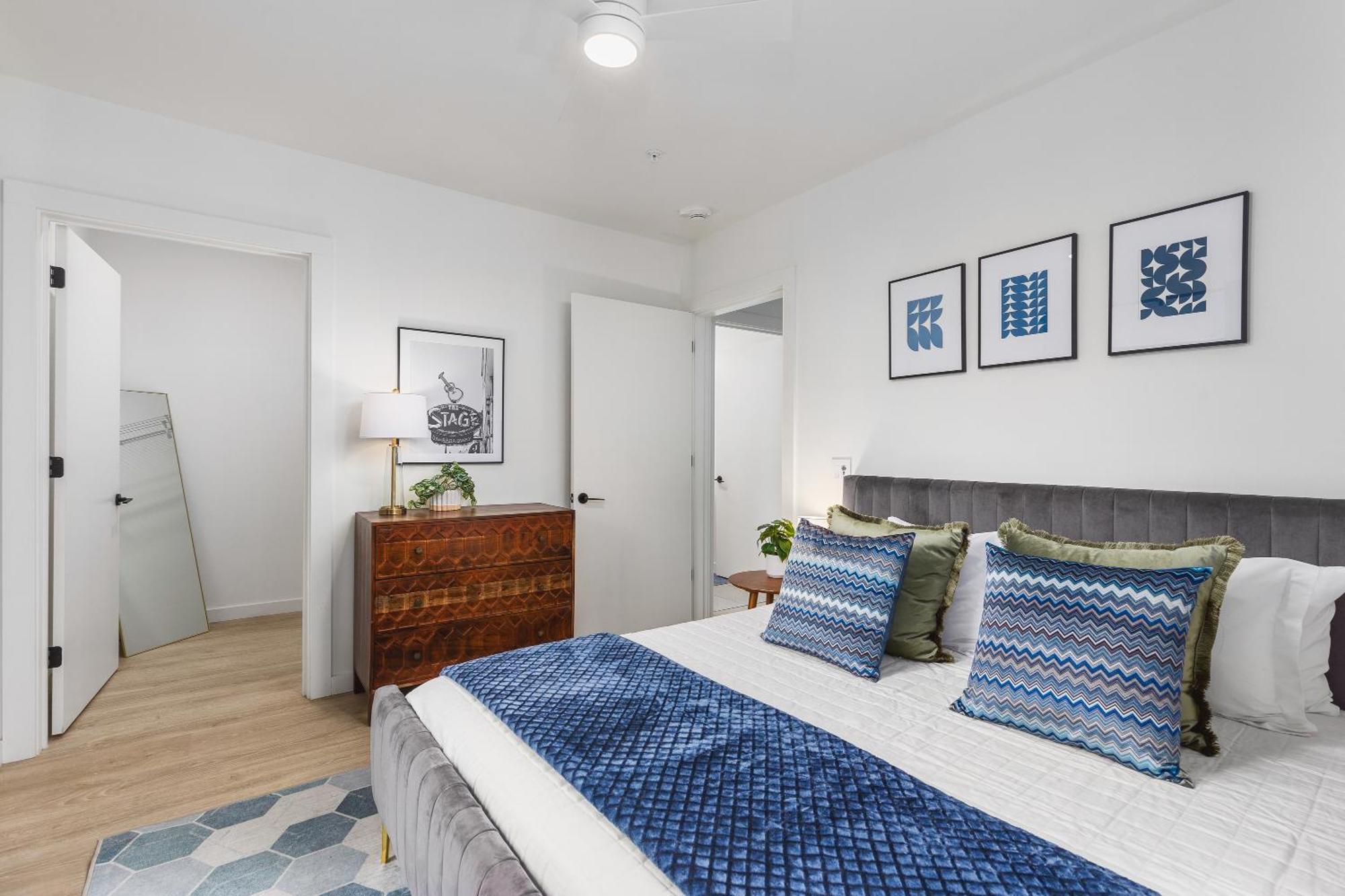 Apartment Luxury In The Gulch With Patio Pool Walk To Broadway Nashville