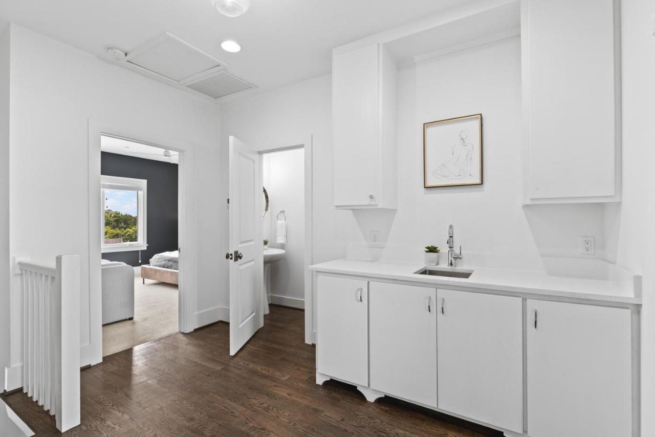 Walk To 12 South And Belmont With Garage Firepit And Patio *