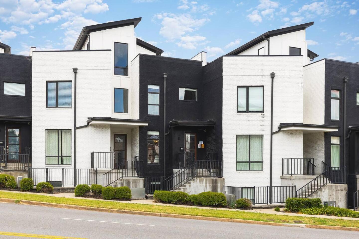 Rooftop Deck Firepit And Garage Walk To 12 South And Restaurants *