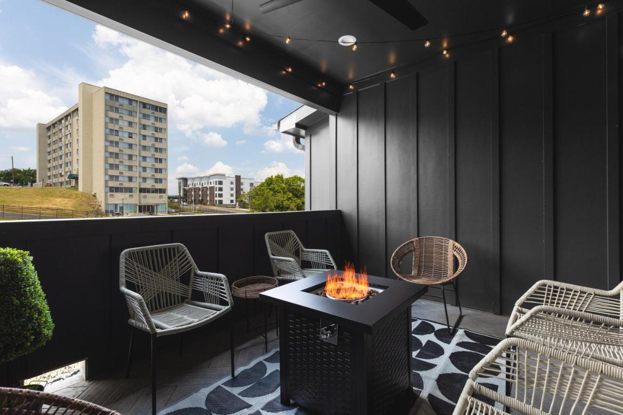 Stunning With Garage And Patio Walk To Restaurants 12 South And Belmont