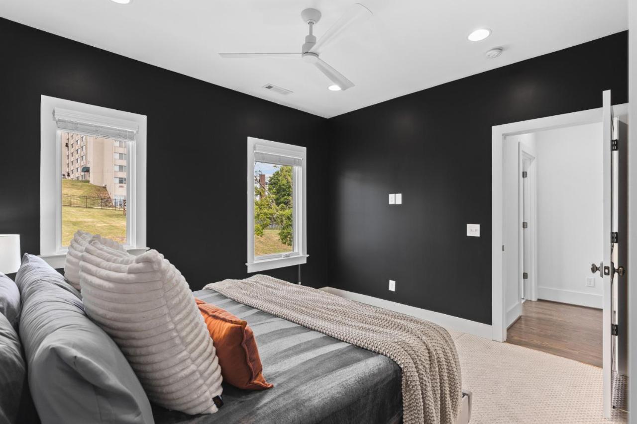 Walk To 12 South And Belmont With Garage Firepit And Patio *