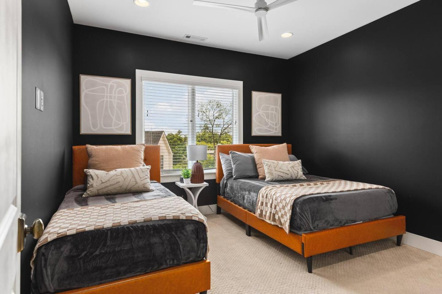 Holiday home Stunning With Garage And Patio Walk To Restaurants 12 South And Belmont