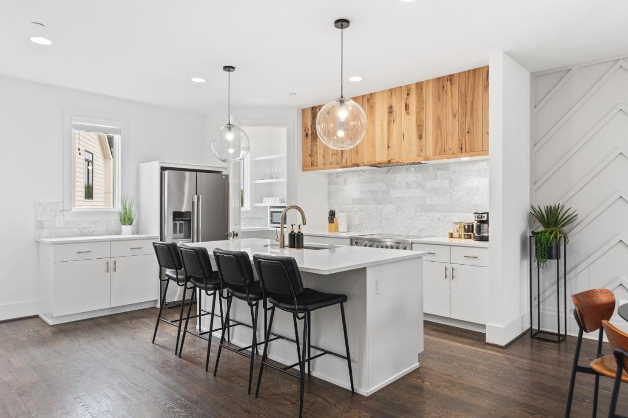 Walk To 12 South And Belmont With Garage Firepit And Patio Nashville