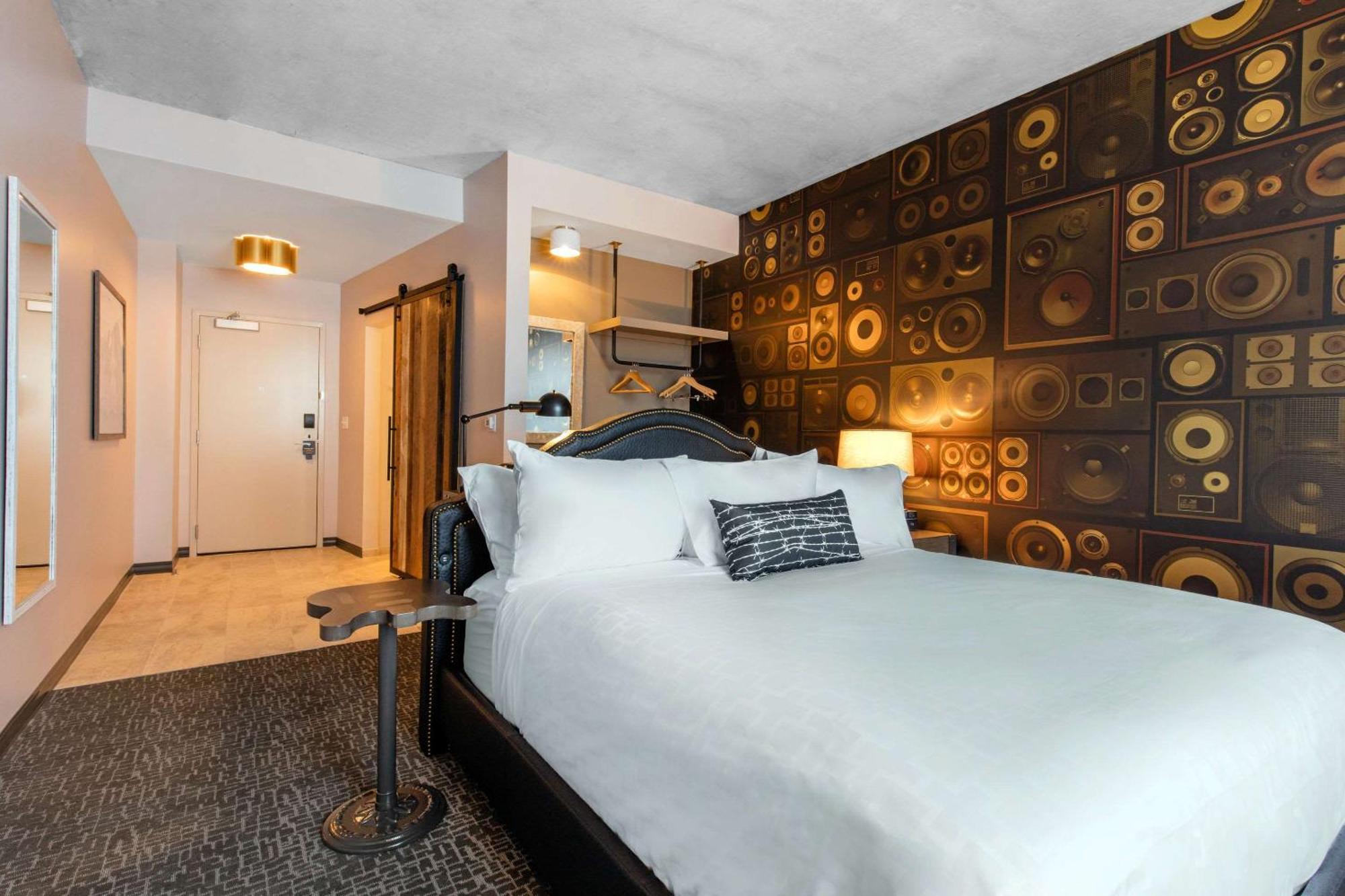 Cambria Downtown 4*