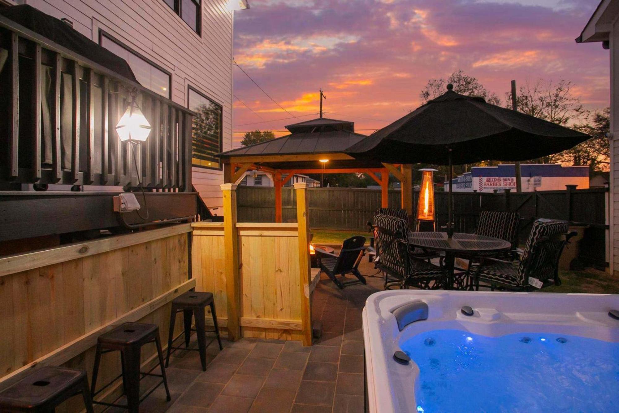 Spacious Only 2 Miles From Downtown * Nashville