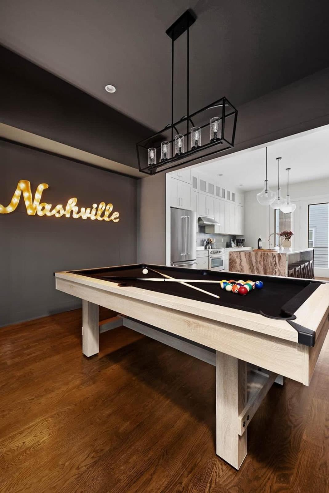 The Hadden House - Rooftop Lounge With Firepit