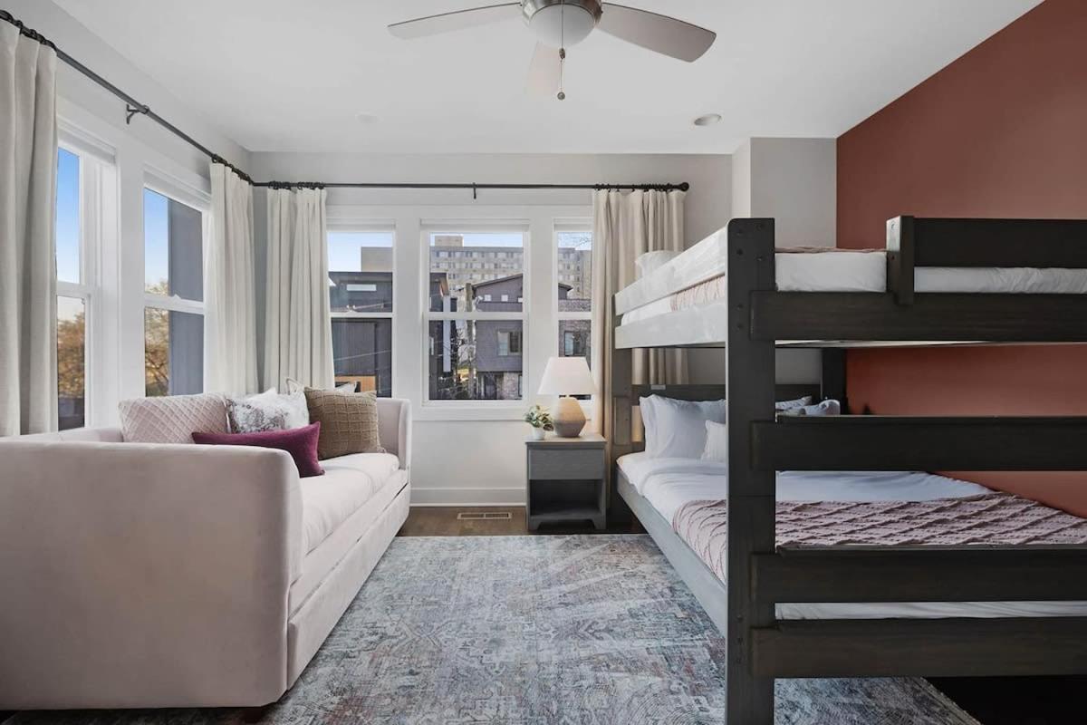 Holiday home The Hadden House - Rooftop Lounge With Firepit