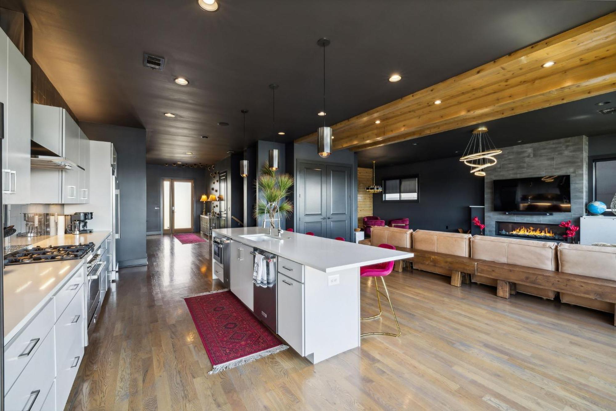 Epic Luxury Mansion W Skyline Views Holiday home Nashville