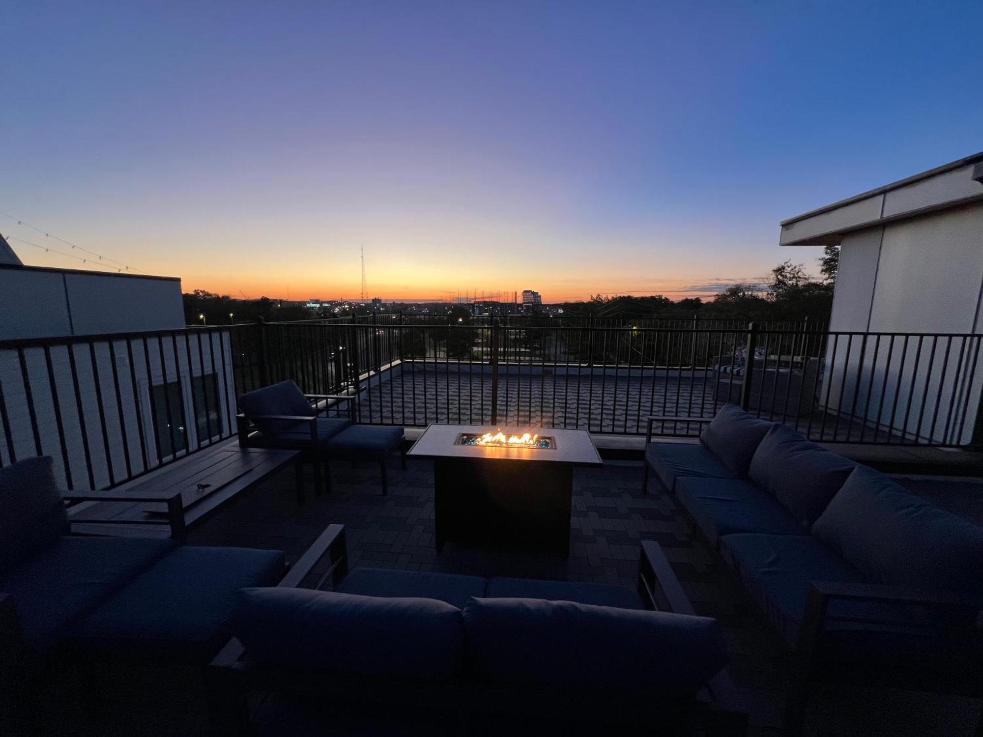 New Elevations Rooftop 5 Min To Downtown Nash *