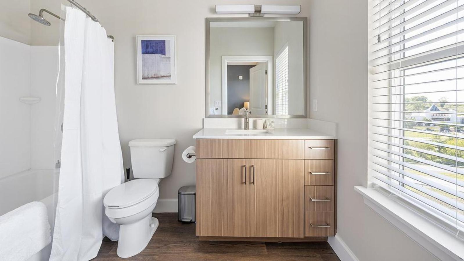 Landing Modern With Amazing Amenities Apartment Nashville