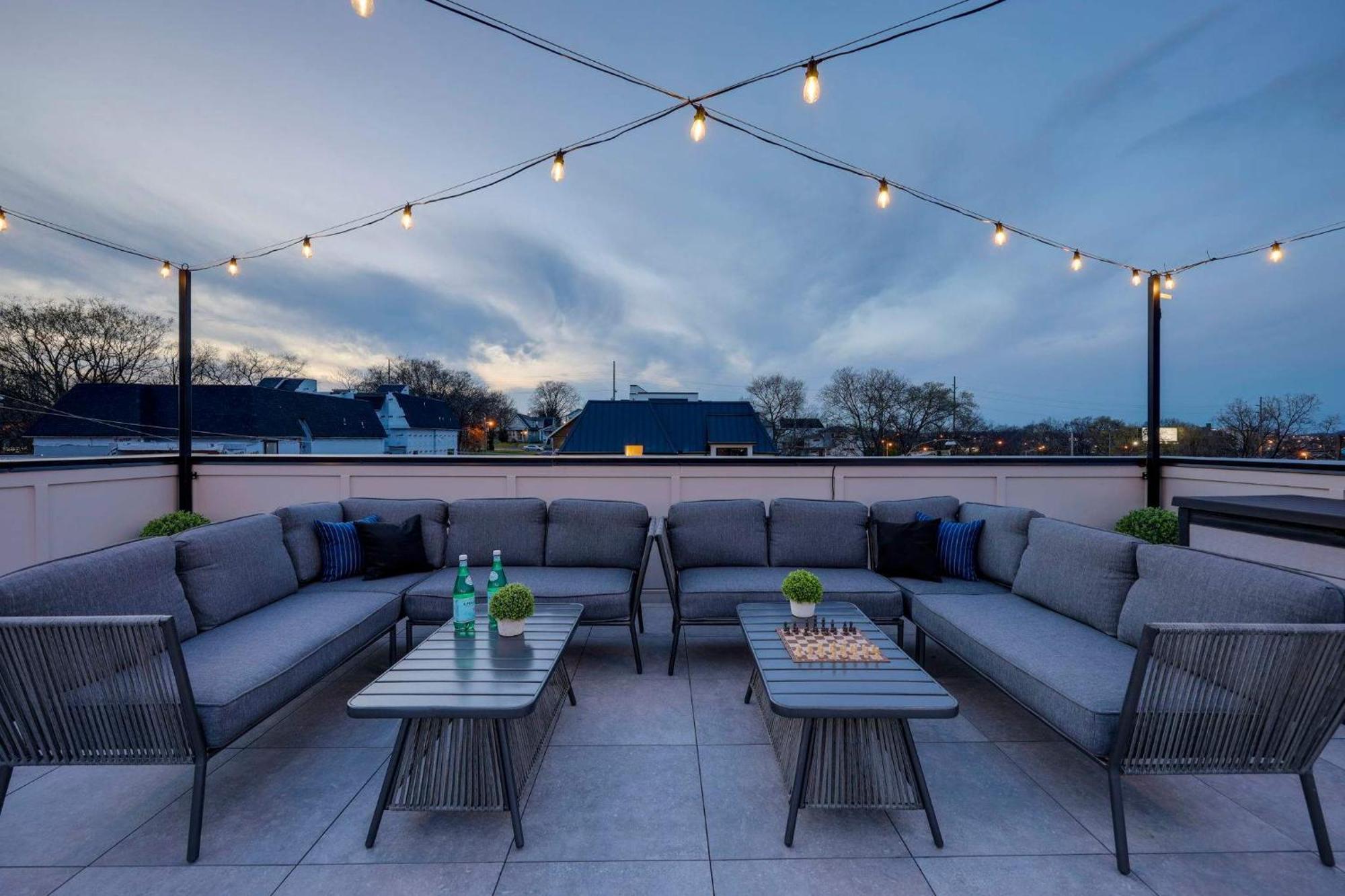 Holiday home The Ireland - Rooftop Views, 9 Mins To Broadway