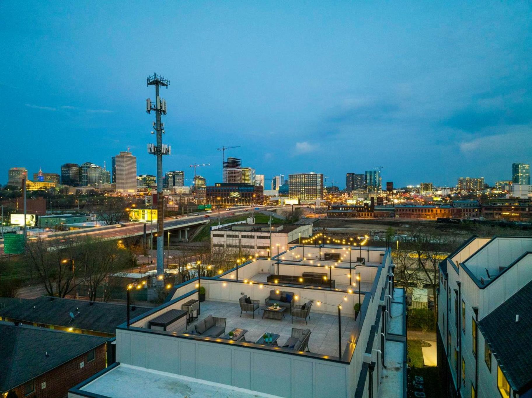 The Ireland - Rooftop Views, 9 Mins To Broadway Holiday home Nashville