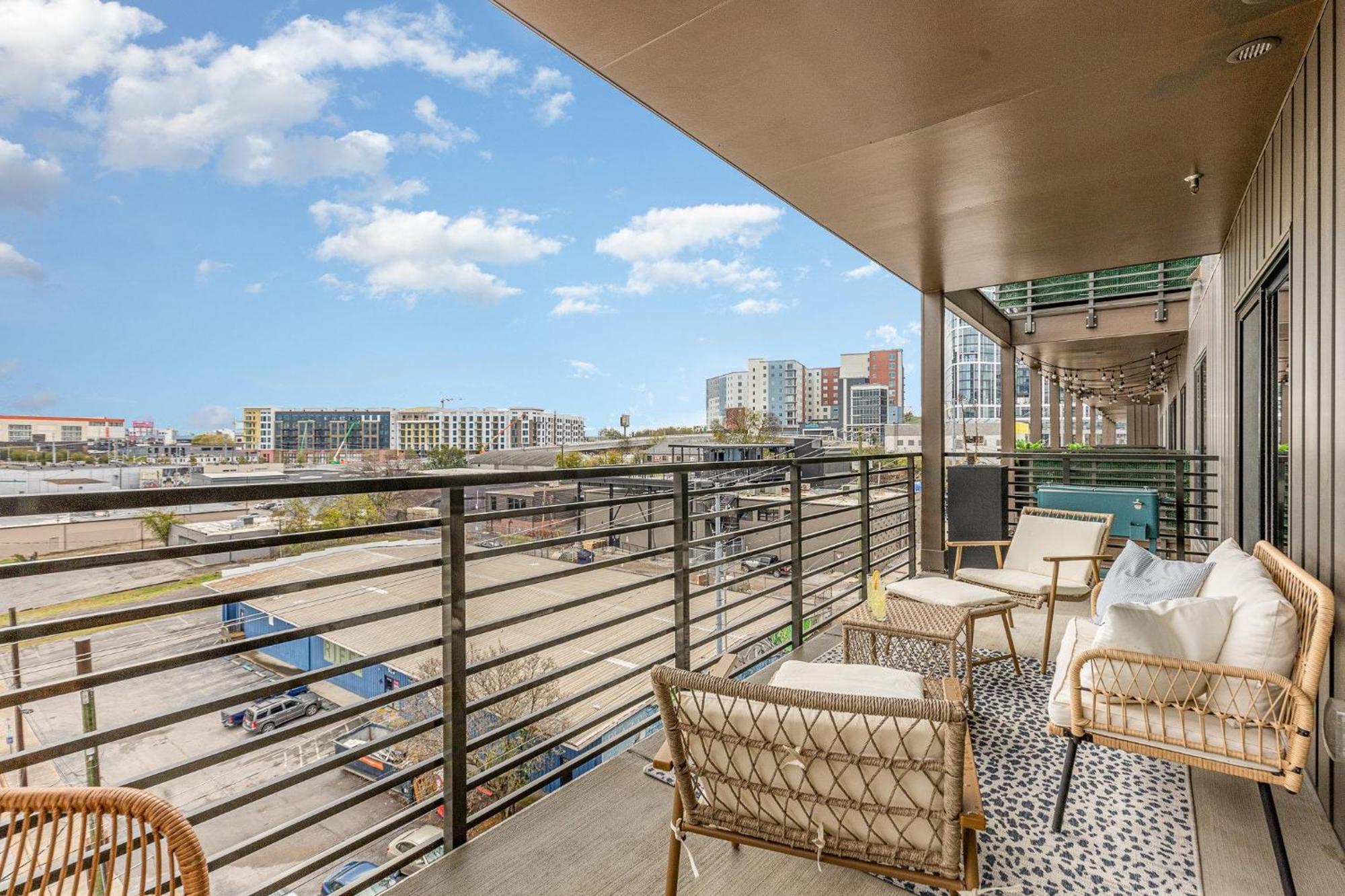 Holiday home Hyve - Zest - Pool & Gym - Get Ready Vanities *