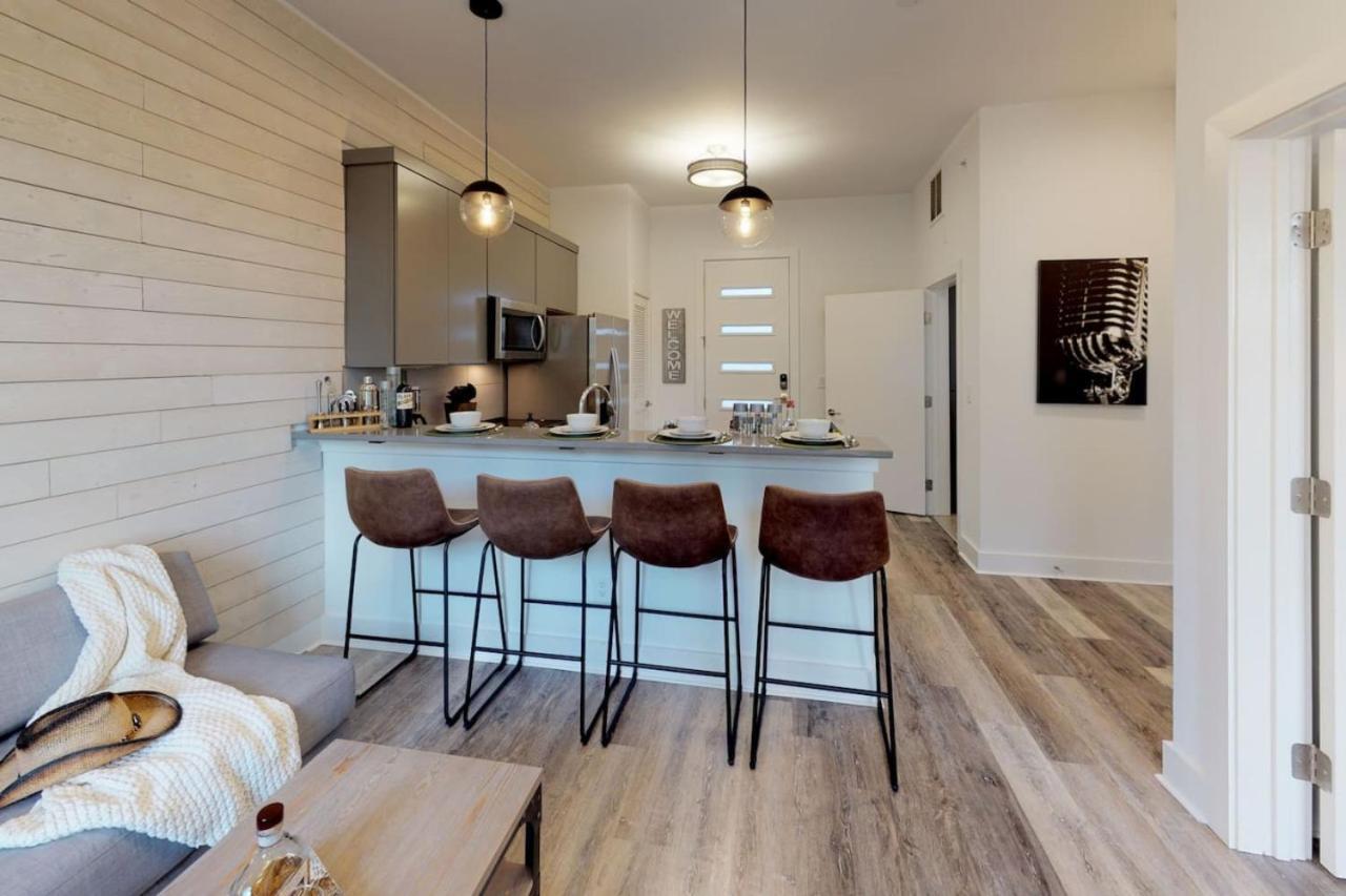 Great Location 1 Bedroom Sleeps 4 Holiday home Nashville