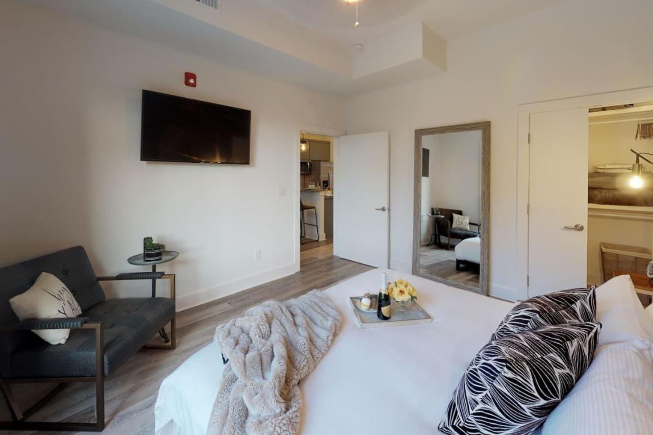 Great Location 1 Bedroom Sleeps 4 Holiday home Nashville