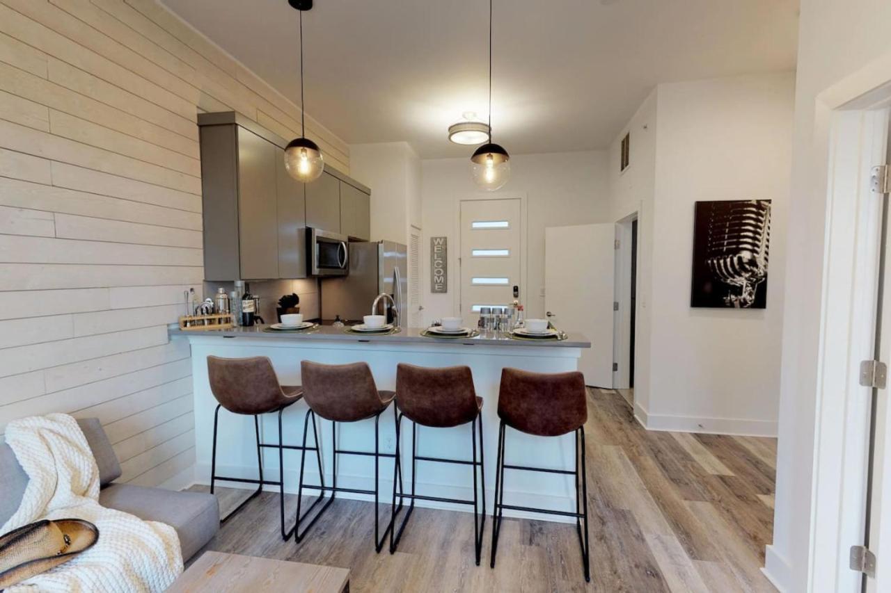 Great Location 1 Bedroom Sleeps 4 Nashville