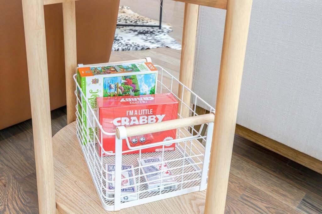 Spacious W Rooftop Deck And Mural! 10 Min 2 Dt Holiday home *