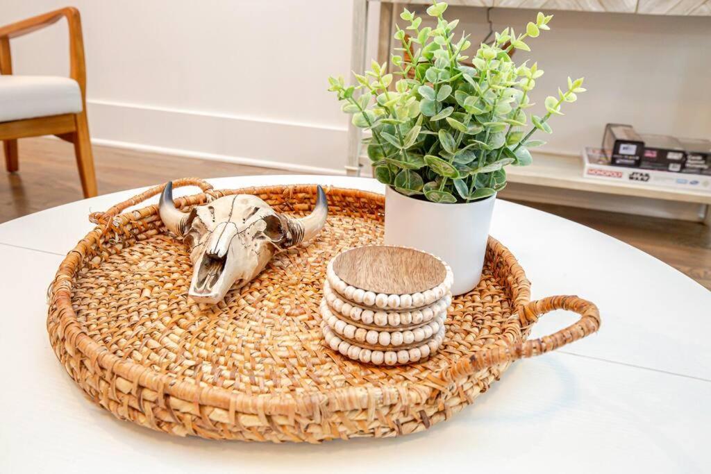 Spacious W Rooftop Deck And Mural! 10 Min 2 Dt * Nashville