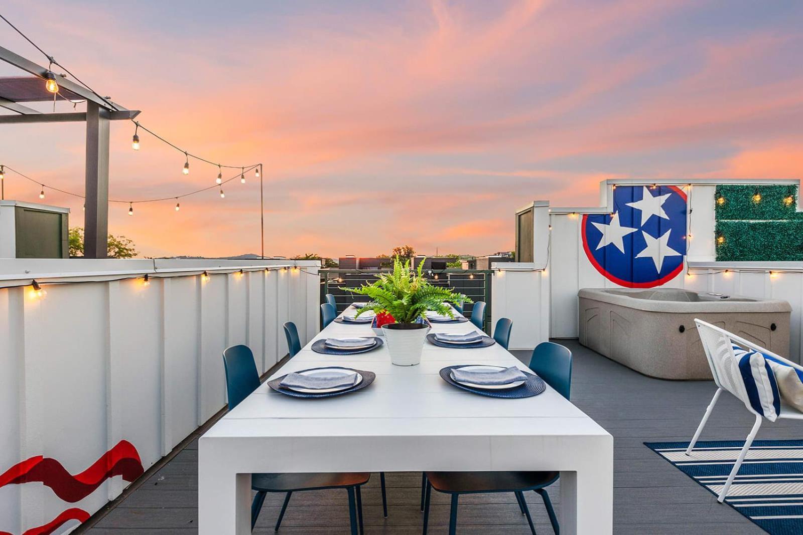 The Bluebell - Rooftop Lounge With Hot Tub Holiday home *