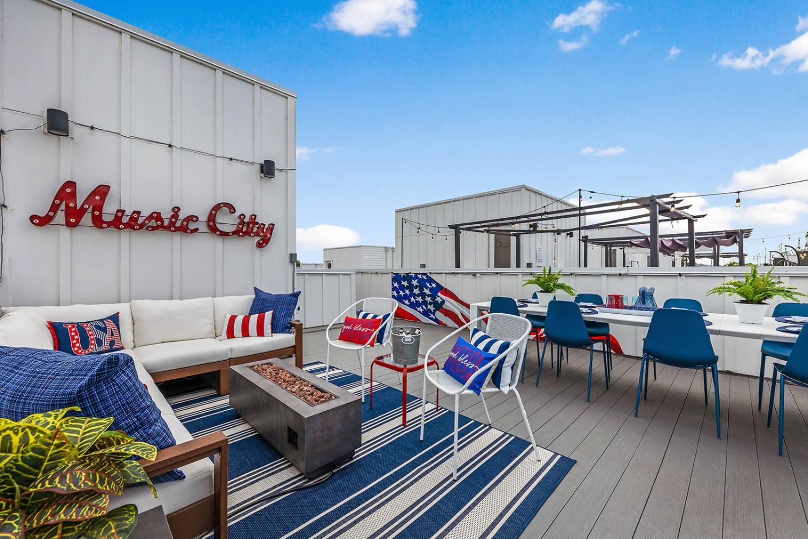 The Bluebell - Rooftop Lounge With Hot Tub Holiday home