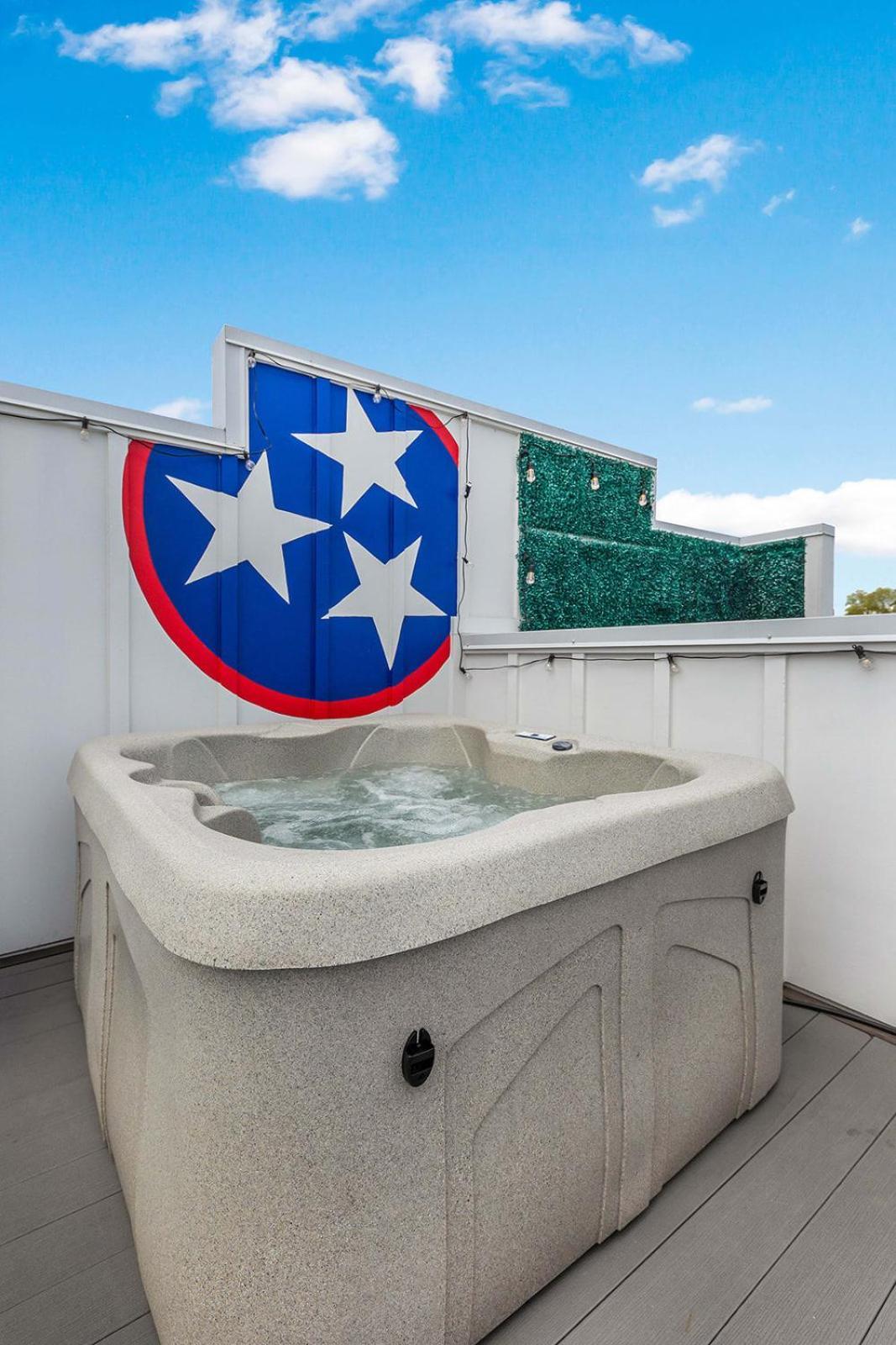 Holiday home The Bluebell - Rooftop Lounge With Hot Tub *