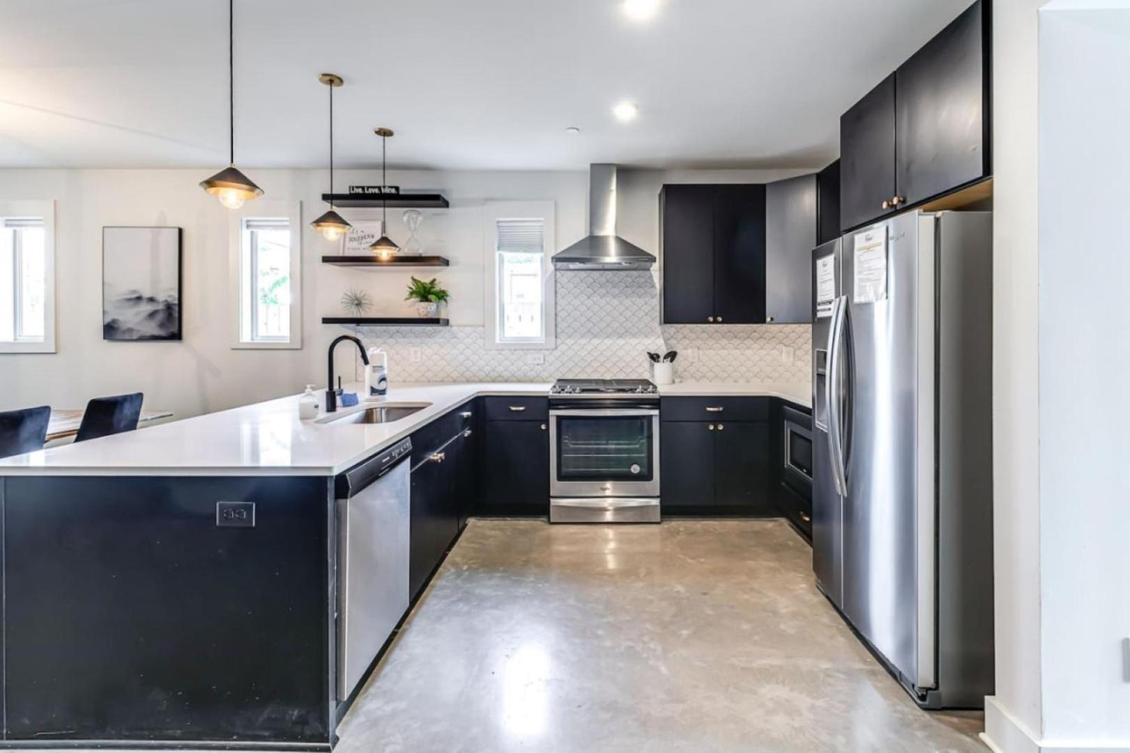 Holiday home 11 Beds 6 Full Baths 5 Minutes To Downtown *