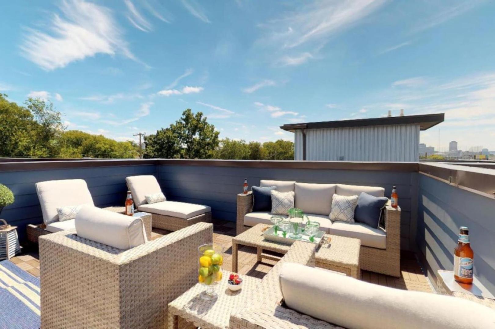 Holiday home Rooftop Deck With View Modern Charming
