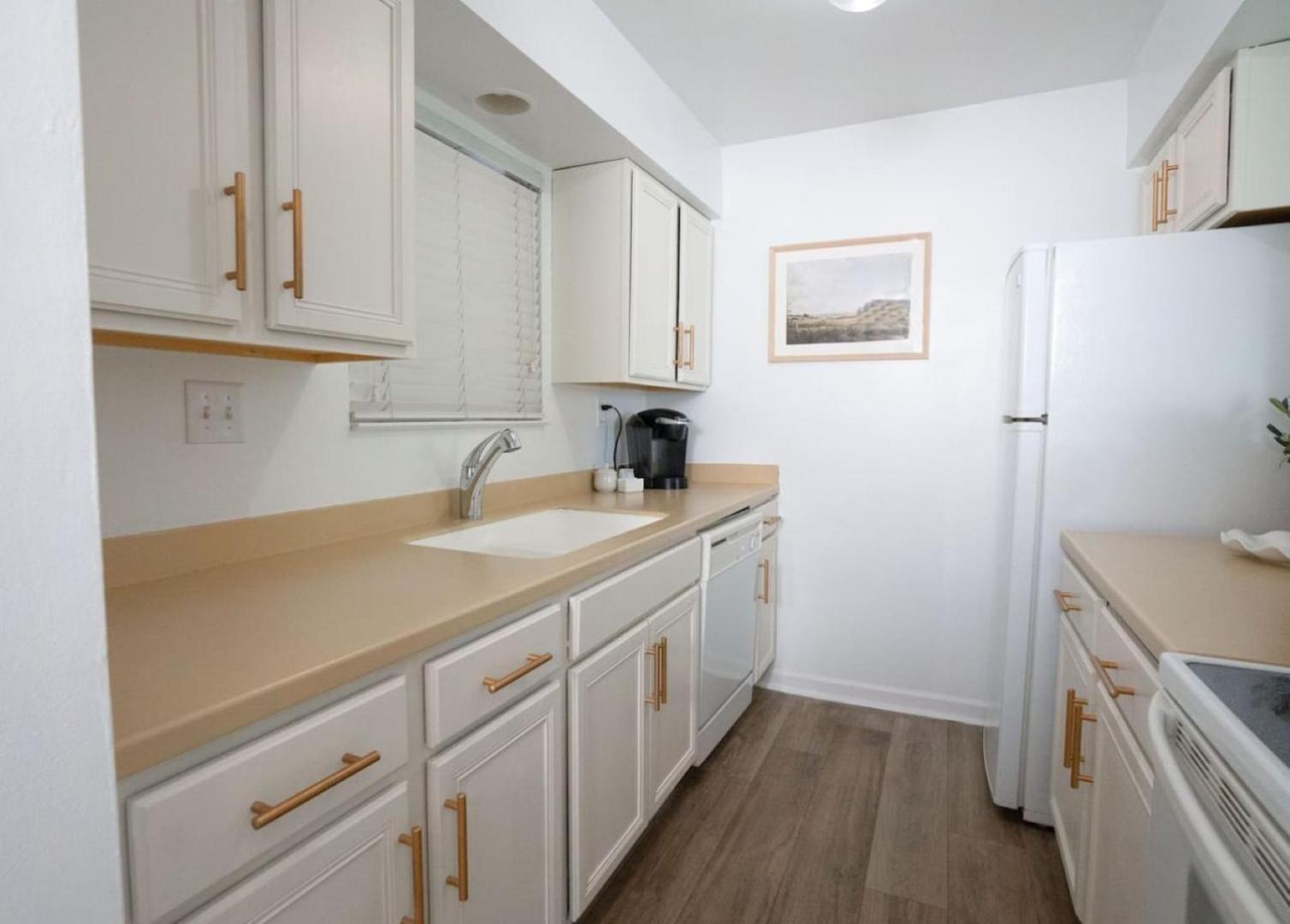 Stunning Riverfront Getaway In Downtown Holiday home *