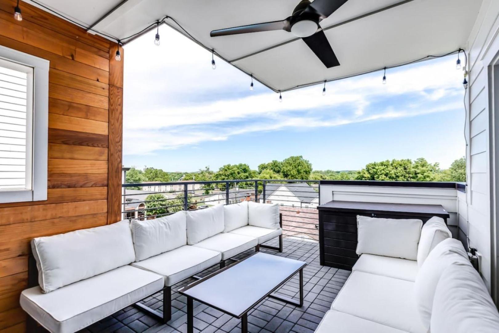 11 Beds 6 Full Baths 5 Minutes To Downtown *