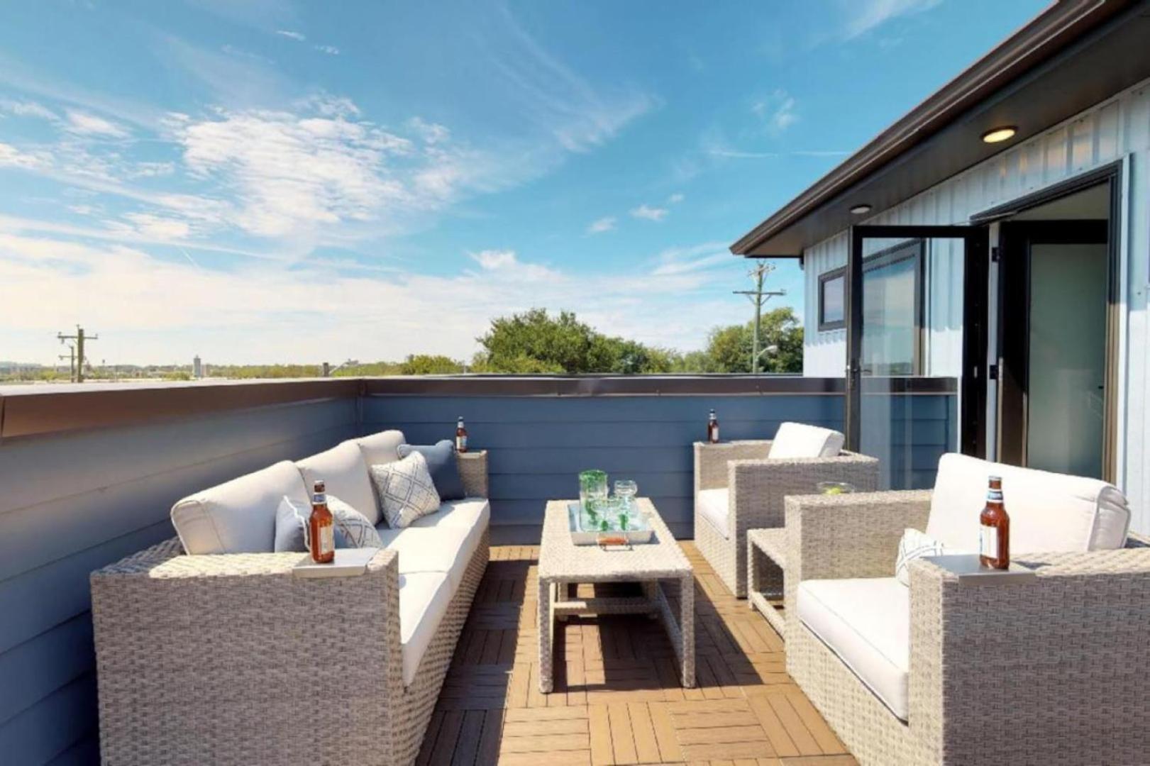 Rooftop Deck With View Modern Charming