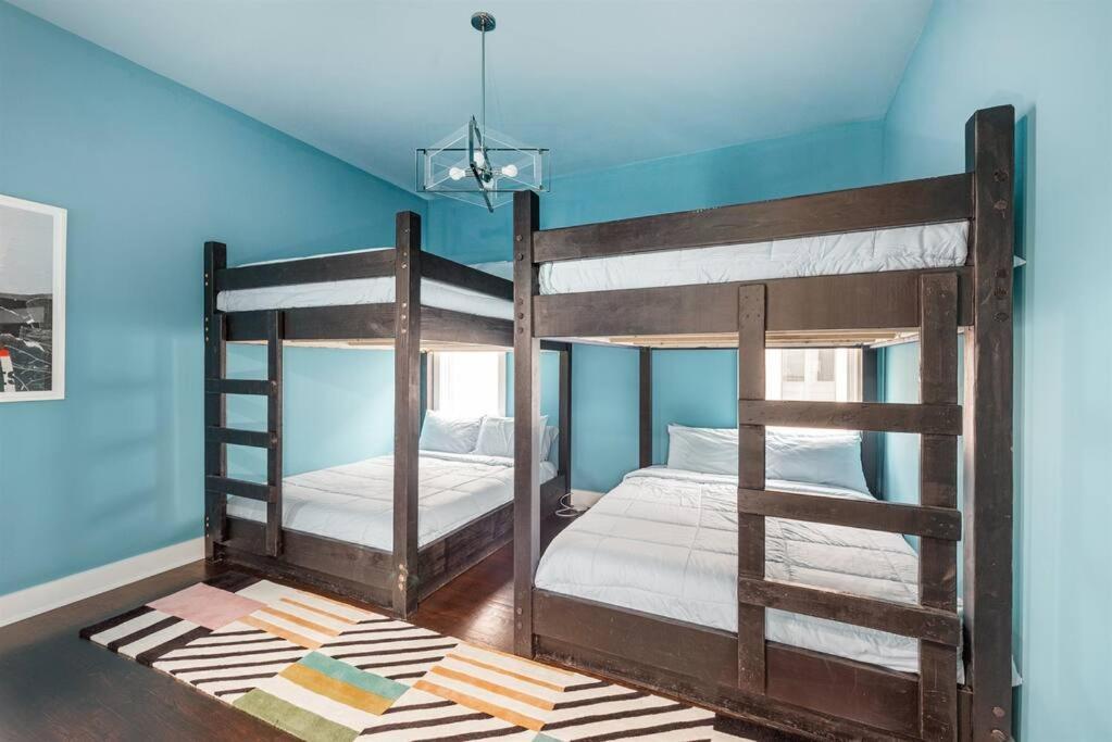 Holiday home Luxury House - Heated Pool - In The Gulch - Walk Anywhere *