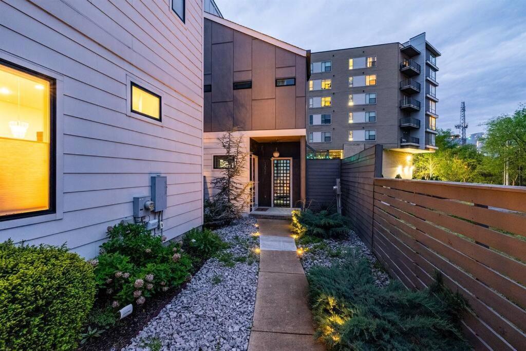 Holiday home Luxury House - Heated Pool - In The Gulch - Walk Anywhere