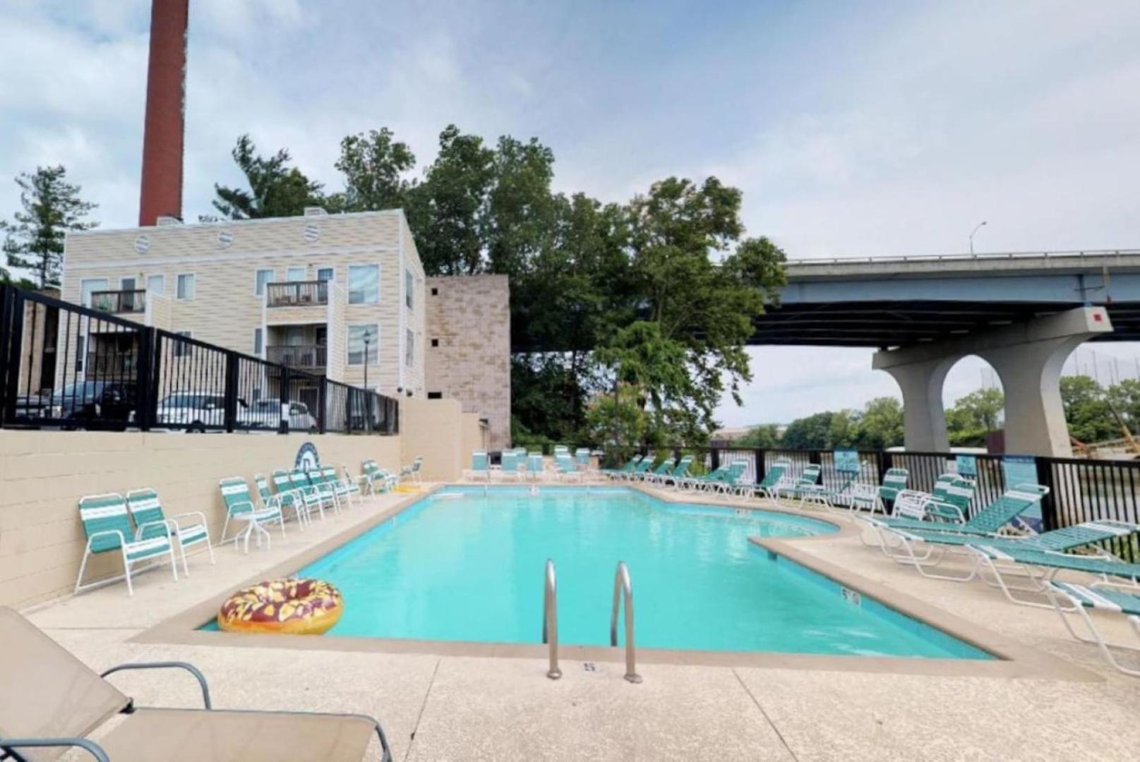 Stunning Riverfront Getaway In Downtown * Nashville