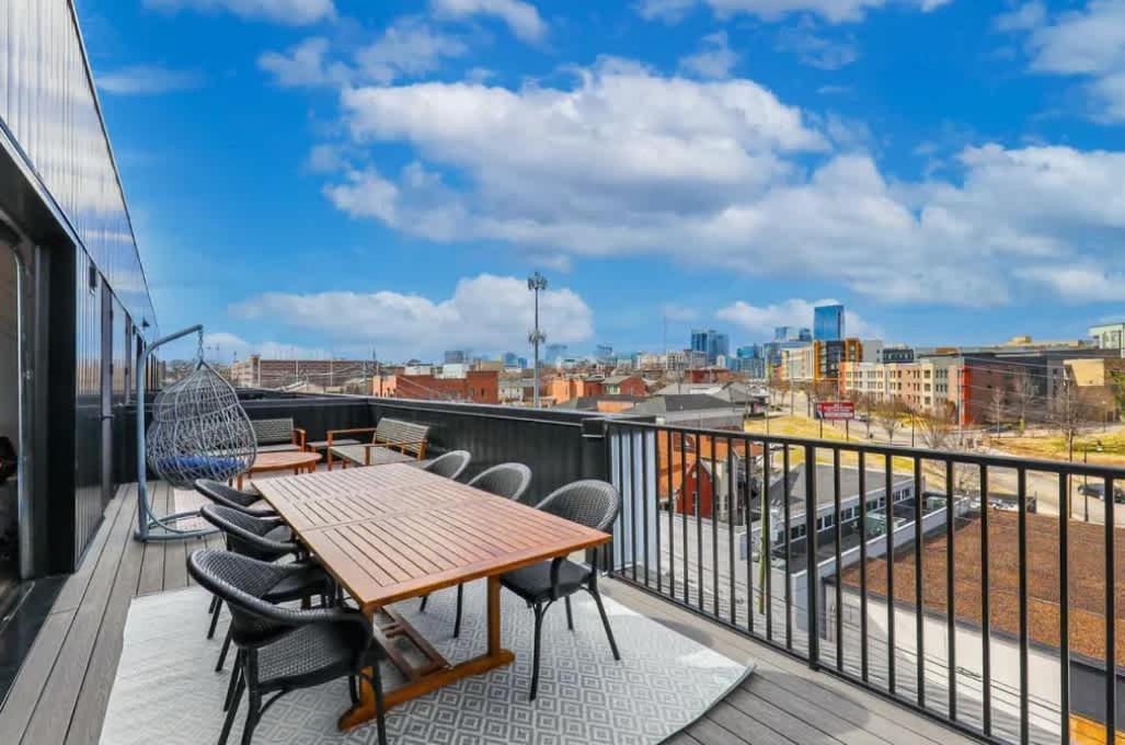 Muse- Morgan Wallen Speakeasy And Giant Balcony Holiday home *