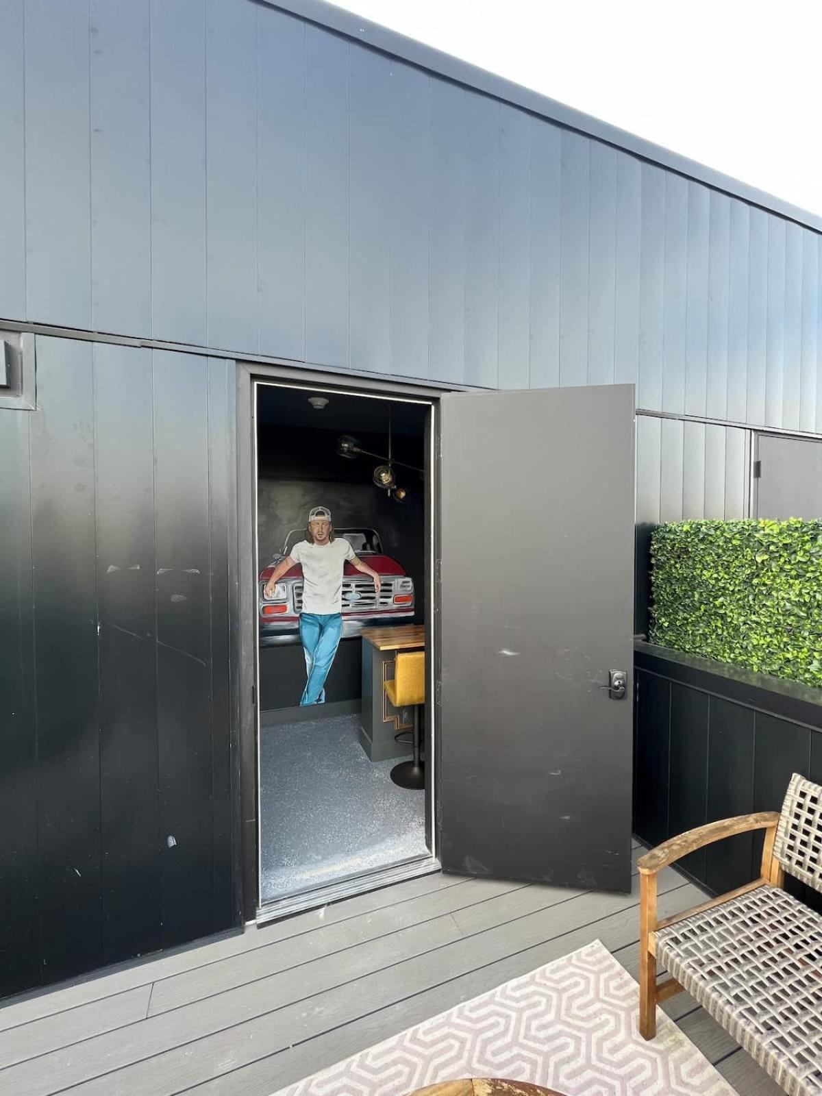 Muse- Morgan Wallen Speakeasy And Giant Balcony * Nashville