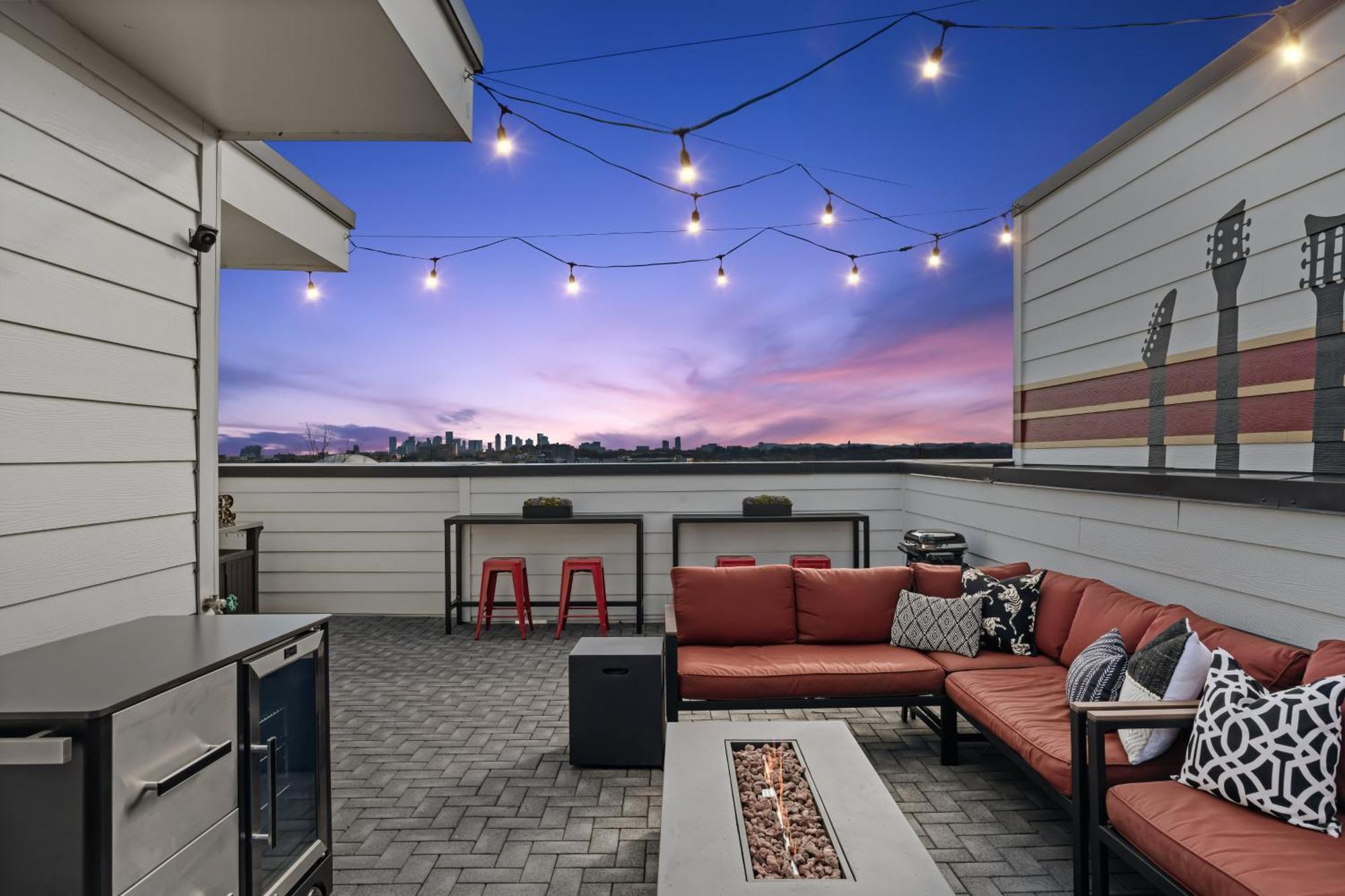 Cool Townhouse Close To Downtown * Nashville
